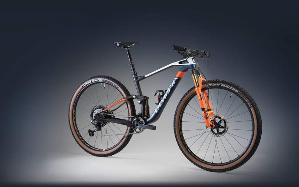 Fiets met high-end mountainbike specificaties, perfect voor off-road avonturen.